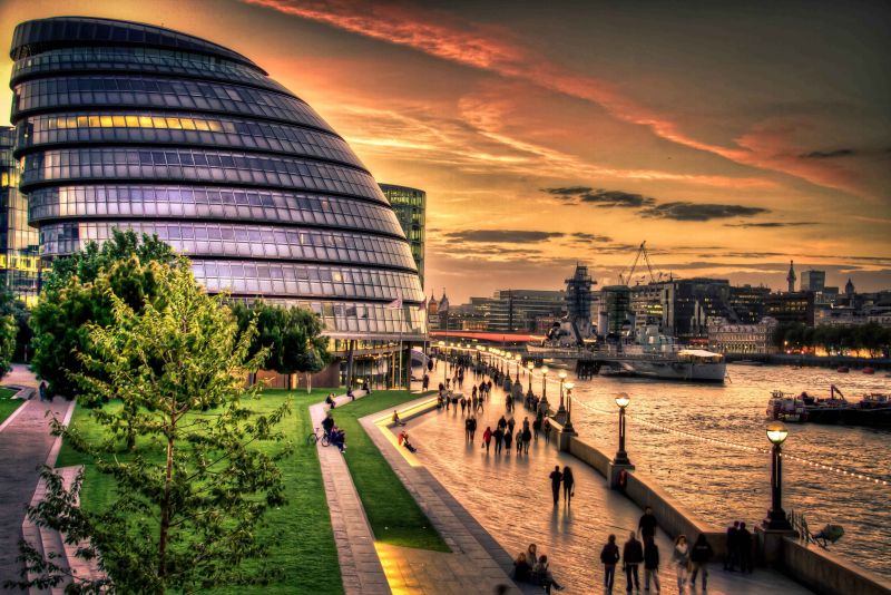 late sunset city hall and thames.jpg
